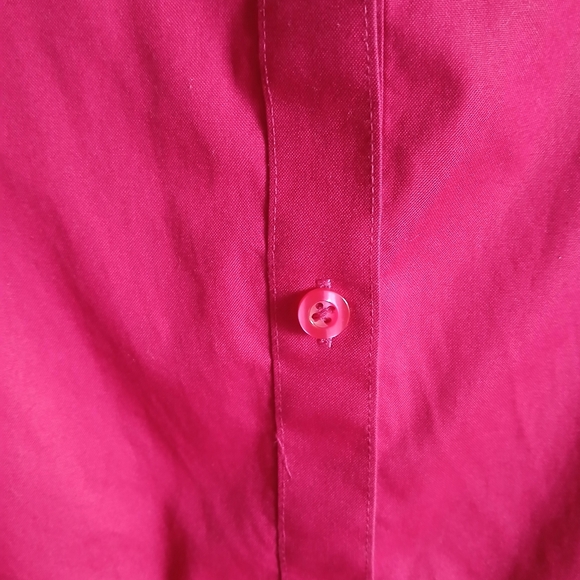 Chicos Red Non Iron Button Front Cotton Classic Blouse Top Size 4 Womens FLAW - Picture 8 of 9
